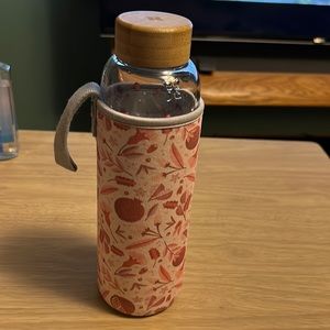 WATERDROP Glass Water bottle with matching Neoprene Sleeve Pink Floral NWOT